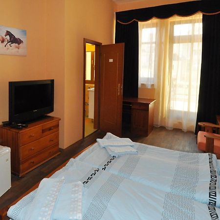 Hotel U Radnice Louny Phòng bức ảnh