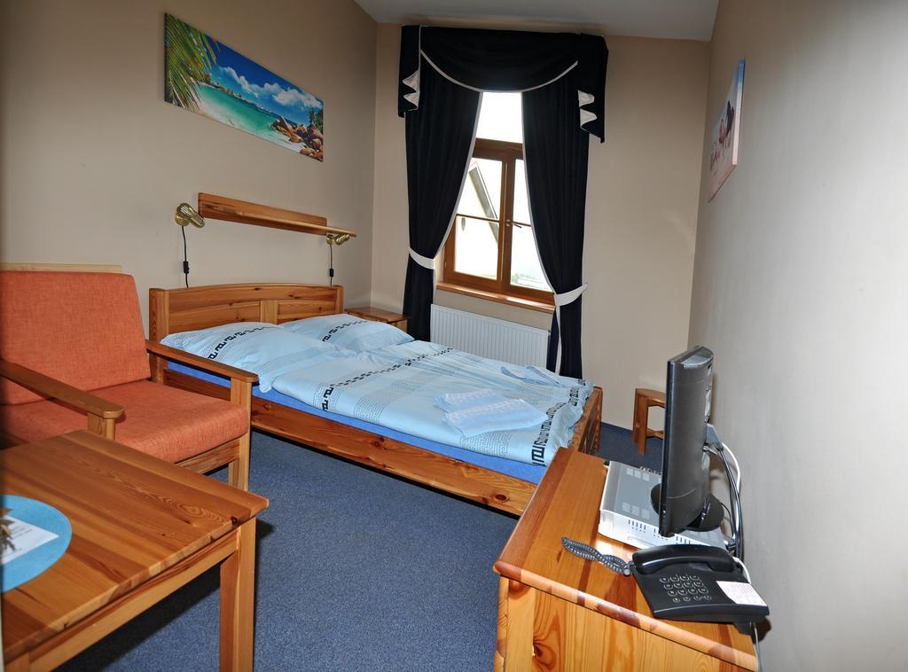 Hotel U Radnice Louny Ngoại thất bức ảnh