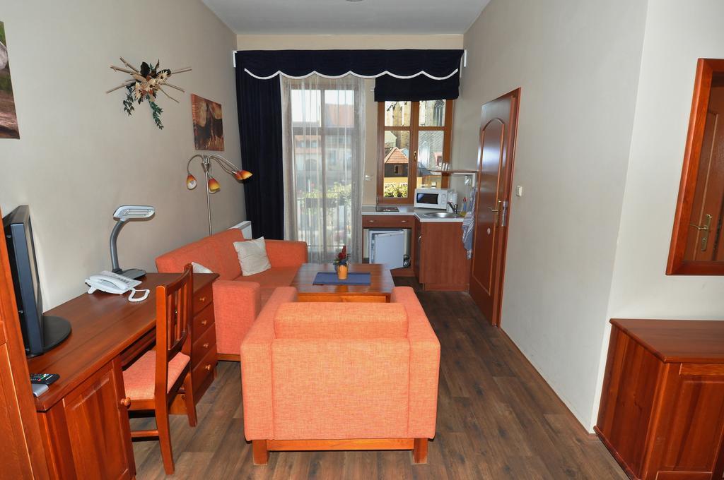 Hotel U Radnice Louny Ngoại thất bức ảnh