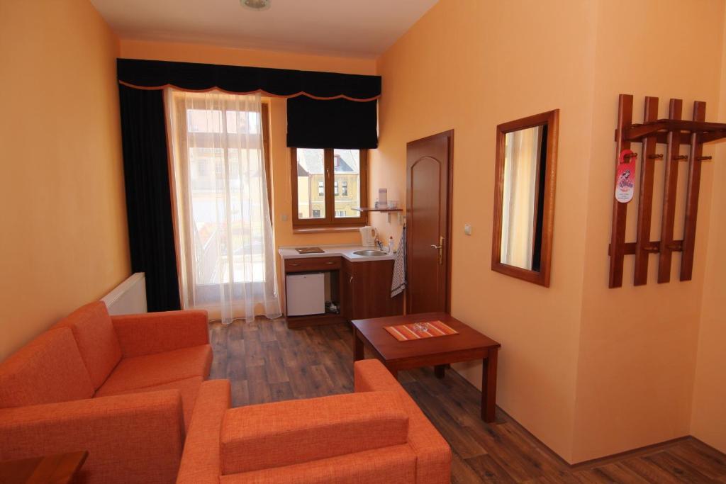 Hotel U Radnice Louny Phòng bức ảnh