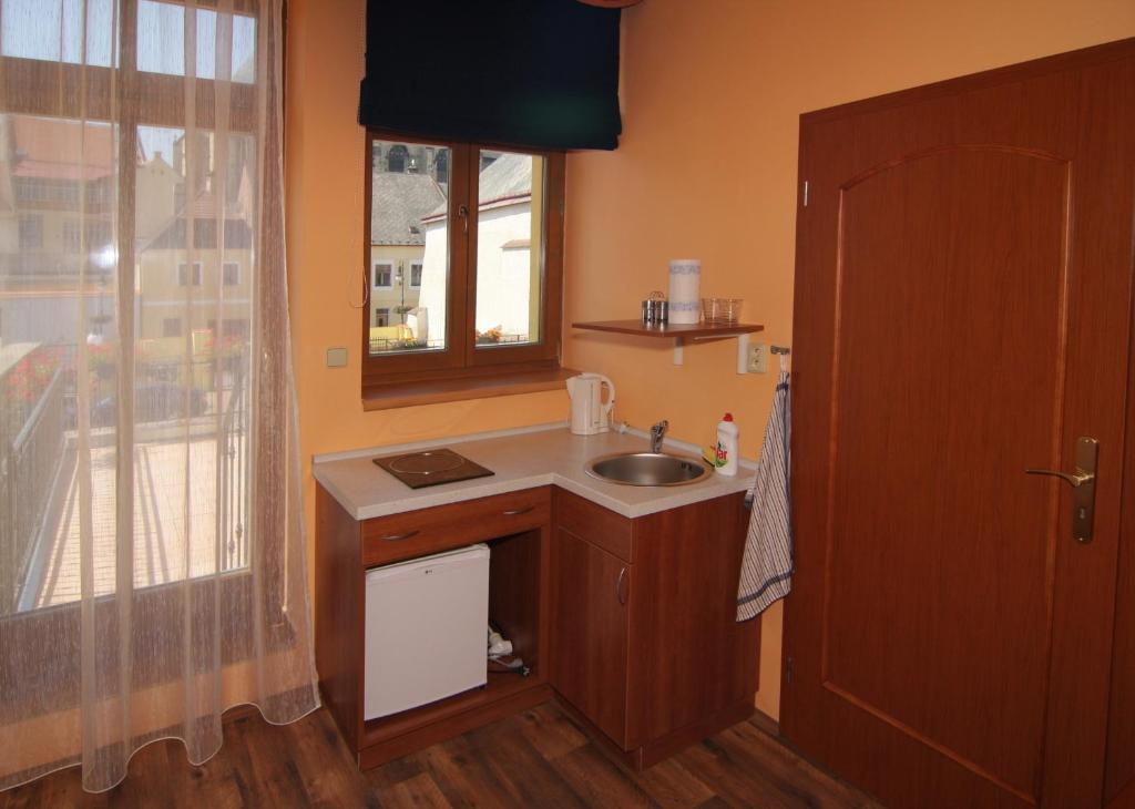 Hotel U Radnice Louny Phòng bức ảnh