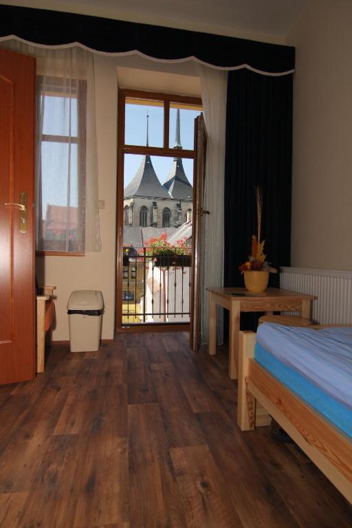 Hotel U Radnice Louny Phòng bức ảnh