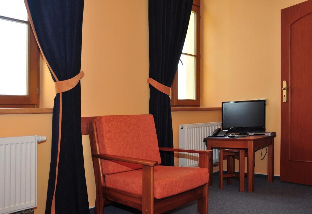 Hotel U Radnice Louny Ngoại thất bức ảnh