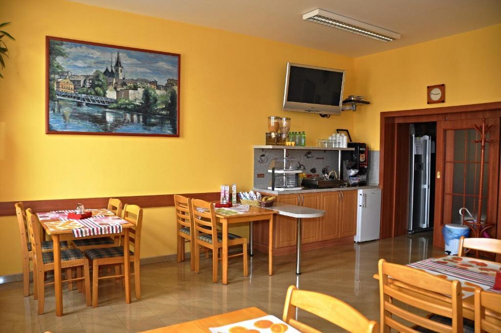 Hotel U Radnice Louny Ngoại thất bức ảnh