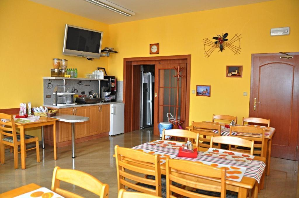 Hotel U Radnice Louny Ngoại thất bức ảnh